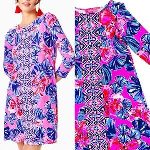 Lilly Pulitzer Ophelia Plumeria Pink in Hollidaze Knit Swing Dress XS‎ Colorful